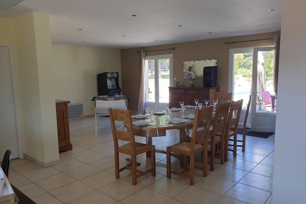 Villa Avec Piscine, Jacuzzi Et Vue Imprenable ! Herry 外观 照片