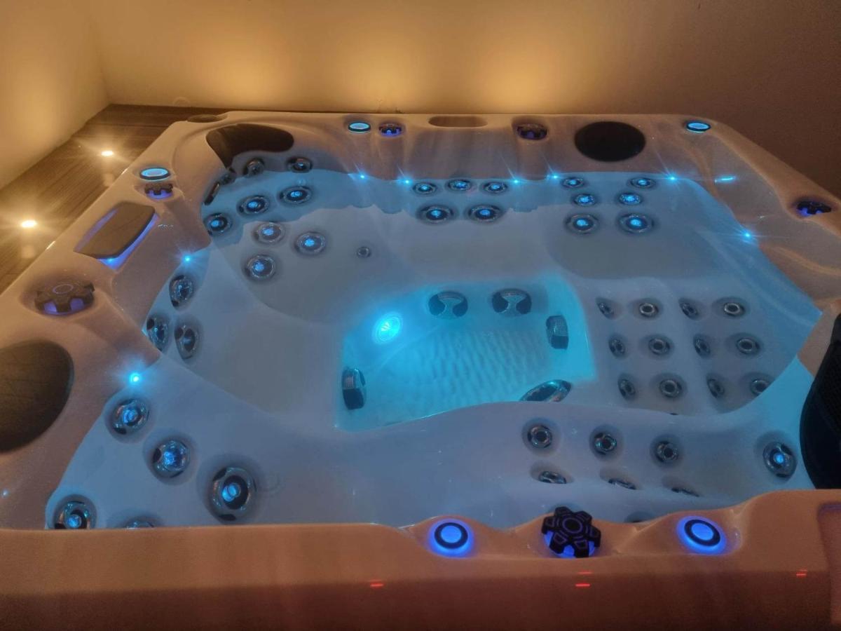 Villa Avec Piscine, Jacuzzi Et Vue Imprenable ! Herry 外观 照片
